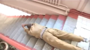 【海外の反応】階段の降り方がApexすぎると海外で話題にｗｗｗ