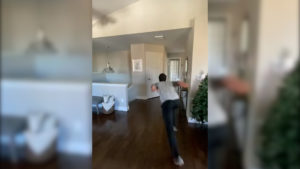 APEXファン「レイスのNARUTO走りで一日を過ごすとこうなる」