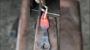 【APEX】鍛冶屋の職人が「レイスのクナイ」を作った結果・・・