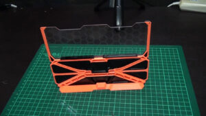 【APEX技術部】ランパートの増幅バリケード型「ノートパソコン置き」を作ってみた