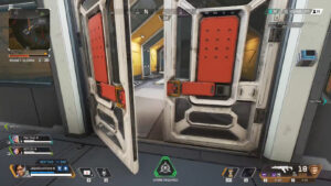 【海外の反応】APEXプレイヤー「どのドアを開けても半開きになるんだけど・・・」